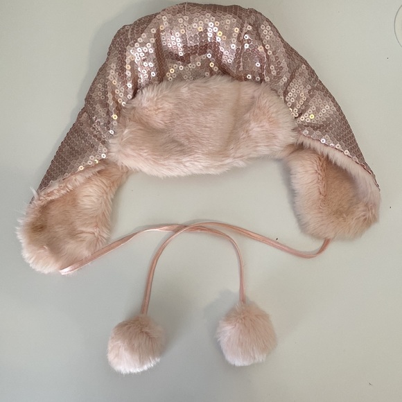 Bundle of 4 Winter Hats - Picture 5 of 12